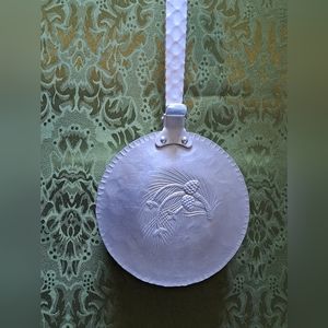 Vintage mid century 6" round x 2 in deep 4" handle with lifting lid